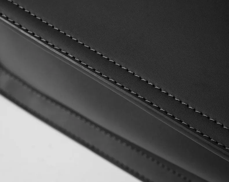 The Sleek & Chic Tote