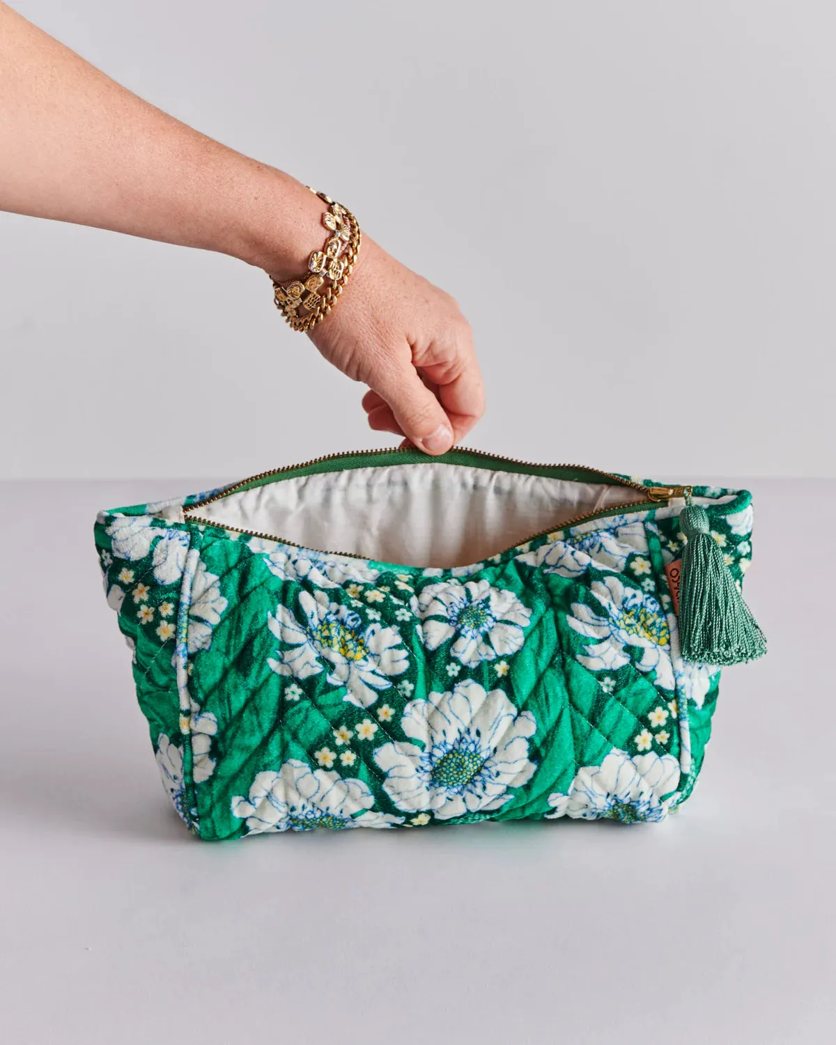 TUMBLING FLOWERS GREEN VELVET TOILETRY BAG