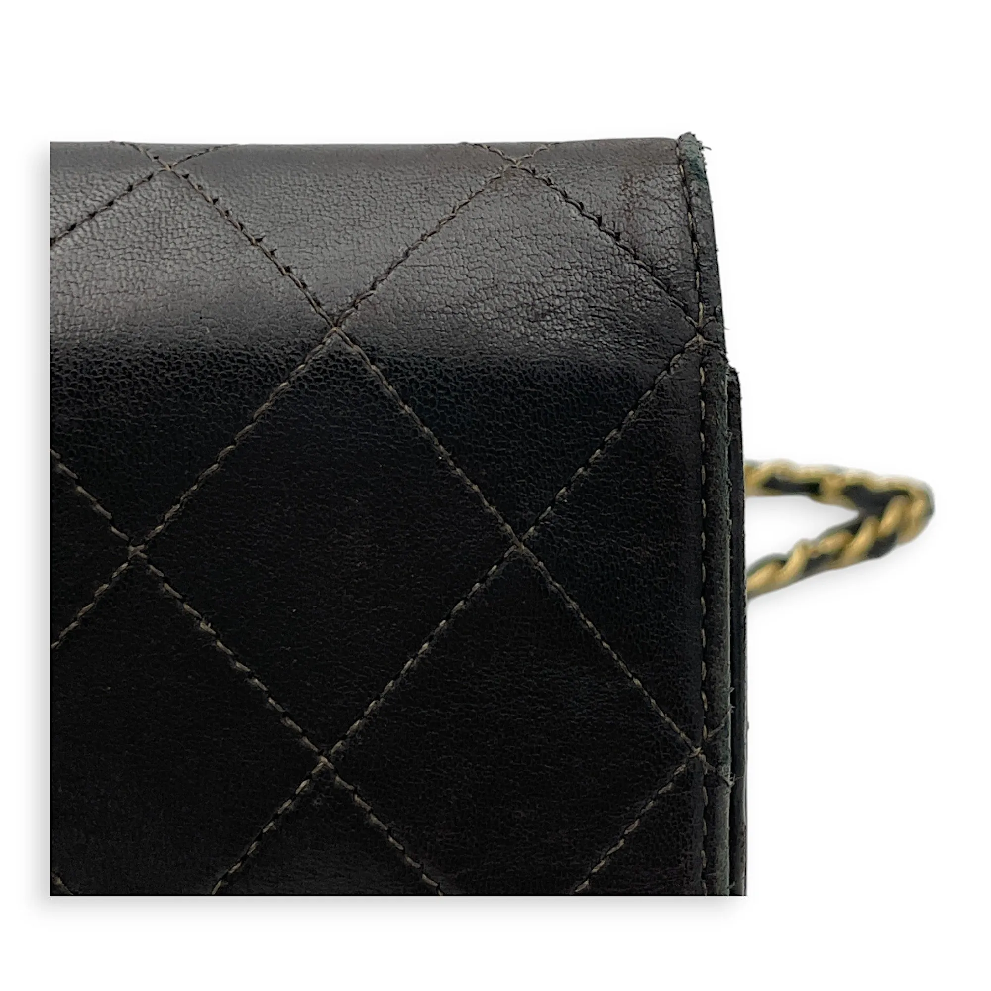 Vintage Quilted Flap Crossbody bag in Lambskin, Gold Hardware
